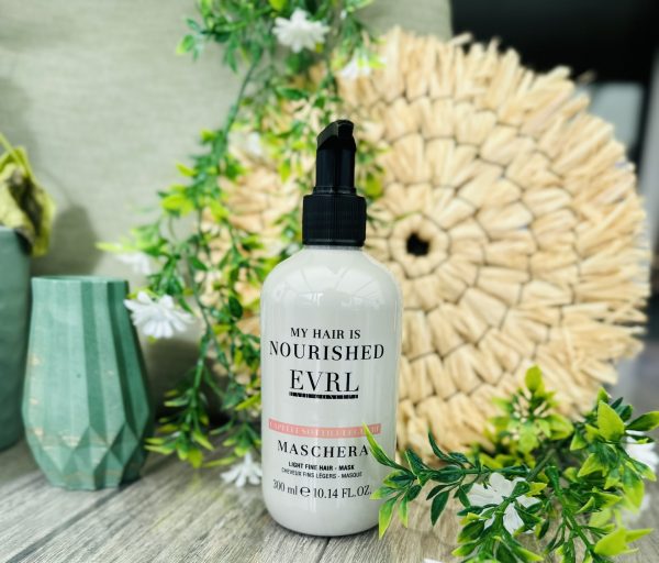 EVRL Light Hair Mask – Diepvoedend masker dat licht haar verzacht en hydrateert zonder het te verzwaren. Voor een gezonde, soepele en stralende haardos. ✨